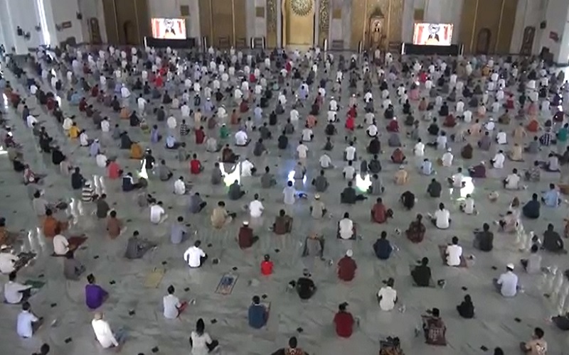 PPKM Dilonggarkan, Masjid Al Akbar Surabaya Gelar Shalat Jumat