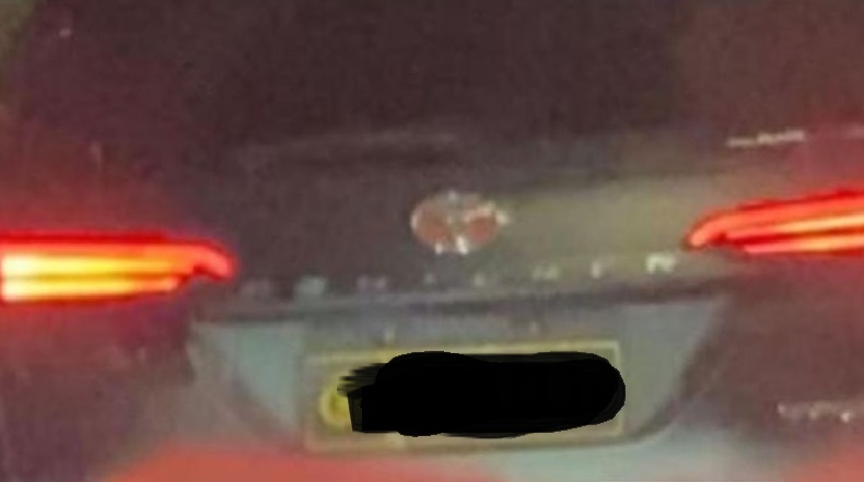 Viral, Mobil Berpelat Nomor Polisi Lawan Arah Sebabkan Kecelakaan di Jaksel