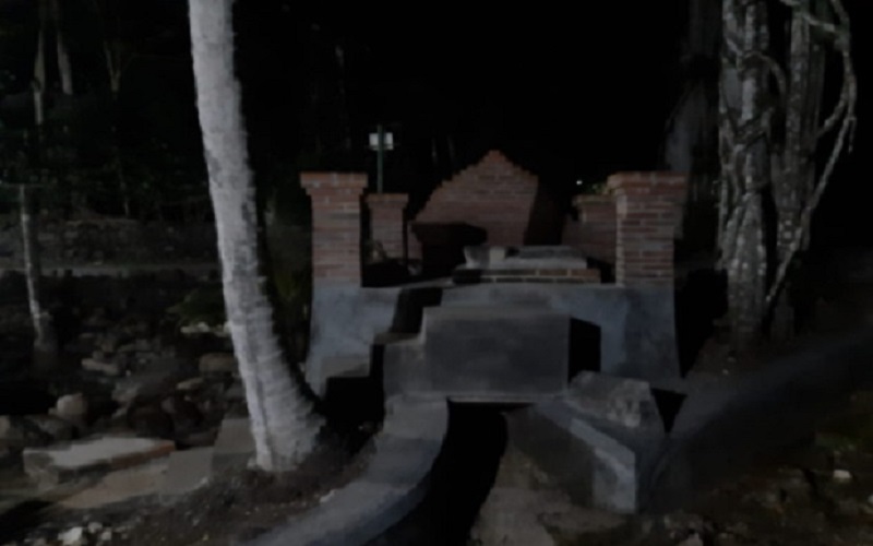 Kesaktian Eyang Bintulu Aji, Tokoh Perawat Kelapa Gagak Emprit