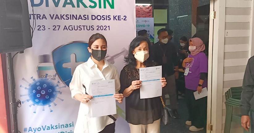 Dukung Herd Immunity, Wamenparekraf Angela Tanoesoedibjo Vaksin Ke-2 di Sentra MNC Peduli