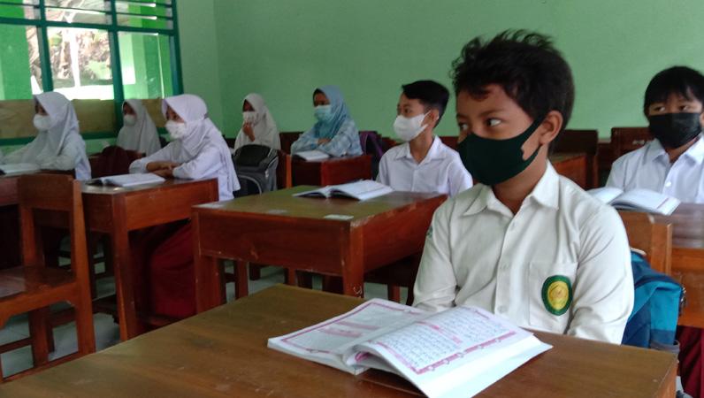 Cerita Siswa Kembali ke Sekolah, Merasa Canggung dan Bingung seperti Anak Baru 