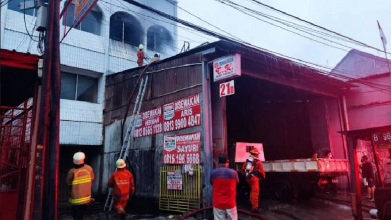 Gudang Ekspedisi di Taman Sari Jakarta Barat Ludes Terbakar