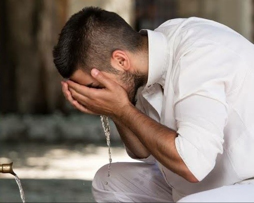 Doa Sebelum Wudhu Lengkap dengan Tulisan Arab-Latin Beserta Artinya