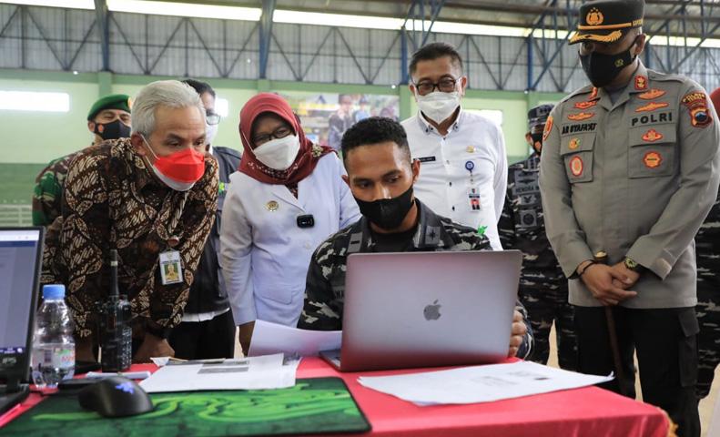 Merinding Dengar Kisah Always Tiris, Ganjar Doakan Letnan Angkatan Laut Ini Jadi Jenderal 