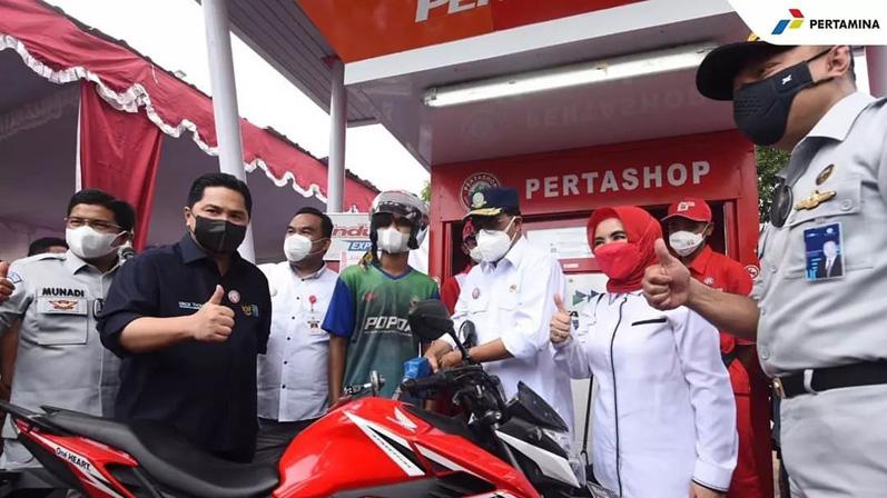 Menteri BUMN Erick Thohir Tinjau Pembukaan Pertashop Perdana di Kabupaten Blora