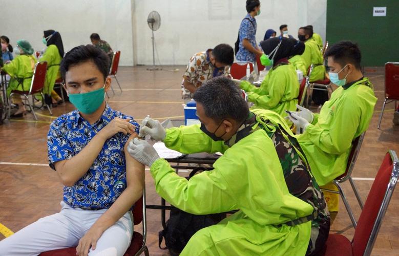 Begini Antusiasme Ribuan Pelajar Semarang Terima Vaksinasi Dosis ke 2 di Markas Kodam