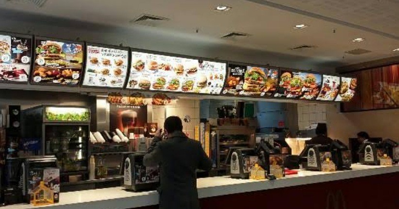 Dukung Tercapai Herd Immunity, Makan di Restoran Cepat Saji Harus Buktikan Sudah Vaksin