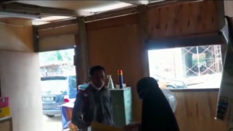 Anggota Ormas di Joglo Terekam Kamera Minta Uang sambil Marah-Marah 