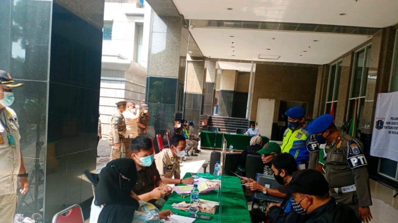 Langgar Prokes saat PPKM, 31 Pelaku Usaha Kuliner di Jakbar Jalani Sidang