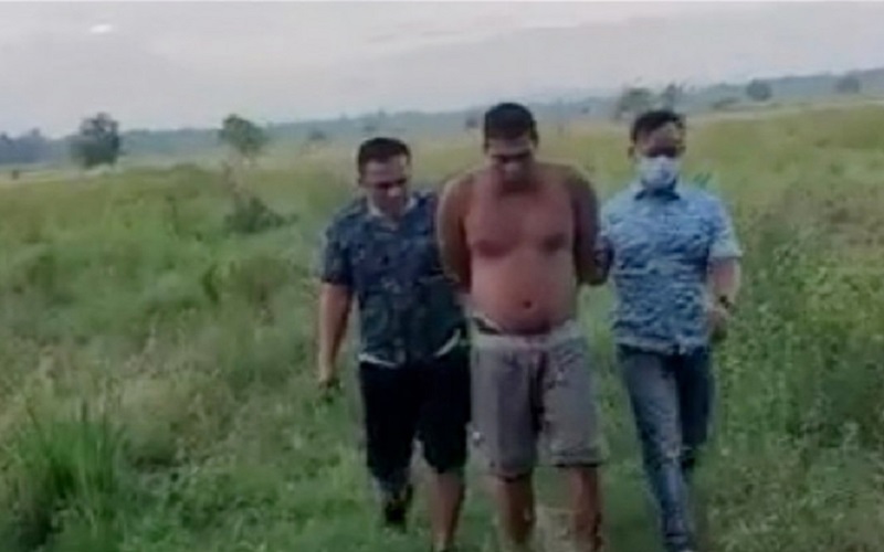 Pengedar Sabu Ini Digerebek saat Asyik Pijat, Sempat Kabur ke Hutan tapi Gagal