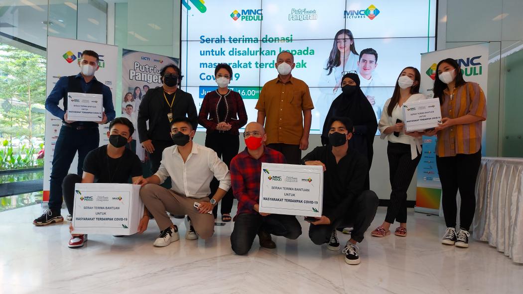 Syukuran 500 Episode Putri untuk Pangeran, MNC Pictures Bagikan Paket Sembako Melalui MNC Peduli