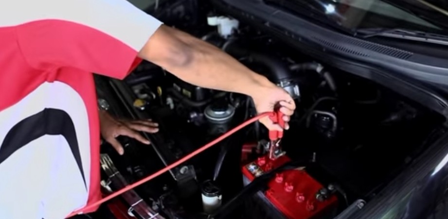 Aki Motor atau Mobil Cepat Soak, Ini 4 Hal Penting Harus Diperhatikan 