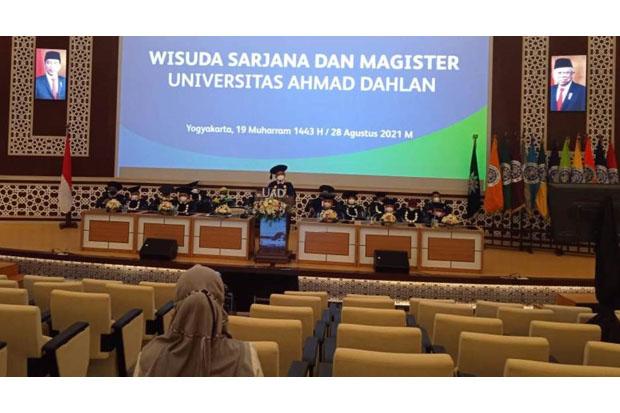  UAD Wisuda 478 Lulusan Secara Daring, Rektor : Sarjana Baru Harus Tambah Skill 