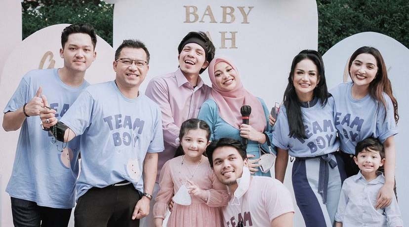 Aurel Hermansyah Umumkan Jenis Kelamin Calon Bayi, Krisdayanti: Insya Allah Soleha Bercahaya