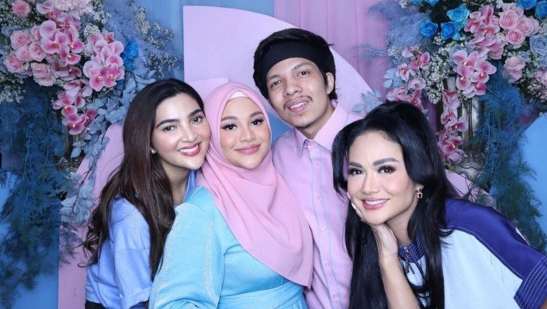 Aurel Foto Mesra Bareng Krisdayanti dan Ashanty, Netizen: Didampingi Dua Bidadari