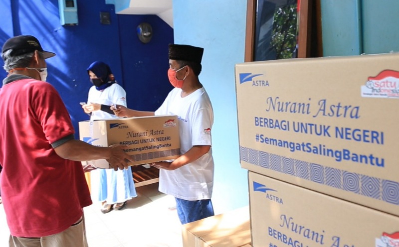 Cerita Hasim dan Sukir saat Terima Bantuan #SemangatSalingBantu dari Astra 