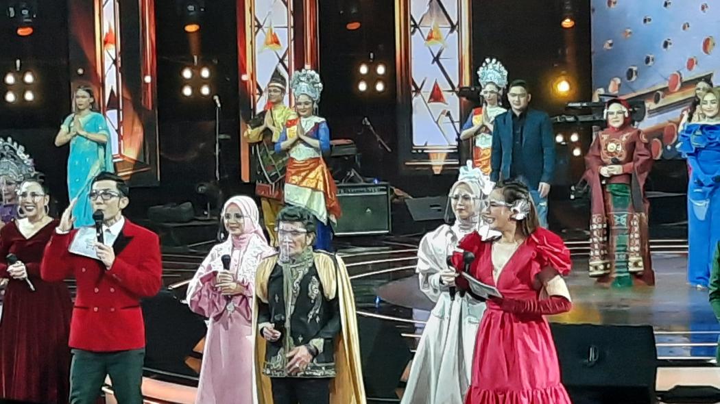 Raja Dangdut Rhoma Irama Beri Wejangan untuk Calon Juara Rising Star Indonesia Dangdut