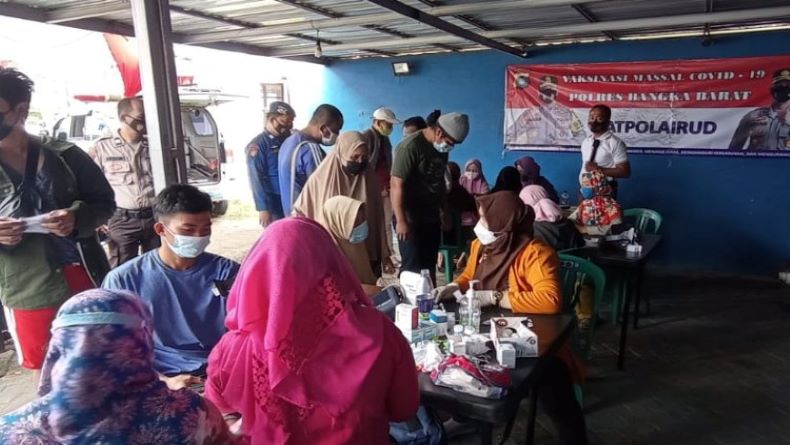 200 Warga Pesisir Mentok Divaksin Covid-19