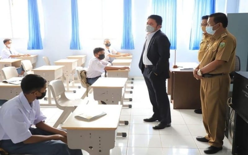 Herman Deru Pastikan Sekolah di Sumsel Siap Belajar Tatap Muka
