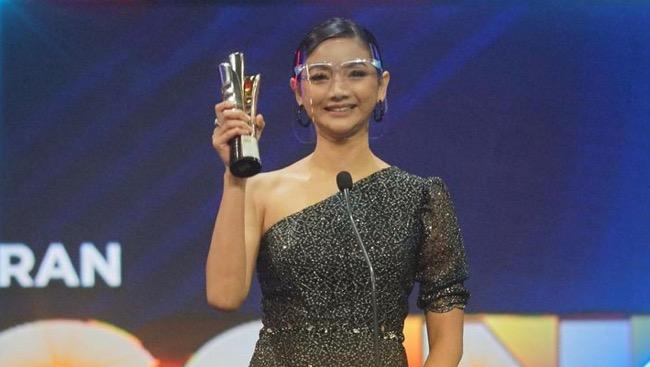 Glenca Chysara Jadi Pemenang Antagonis di Indonesian Drama Series Awards 2021