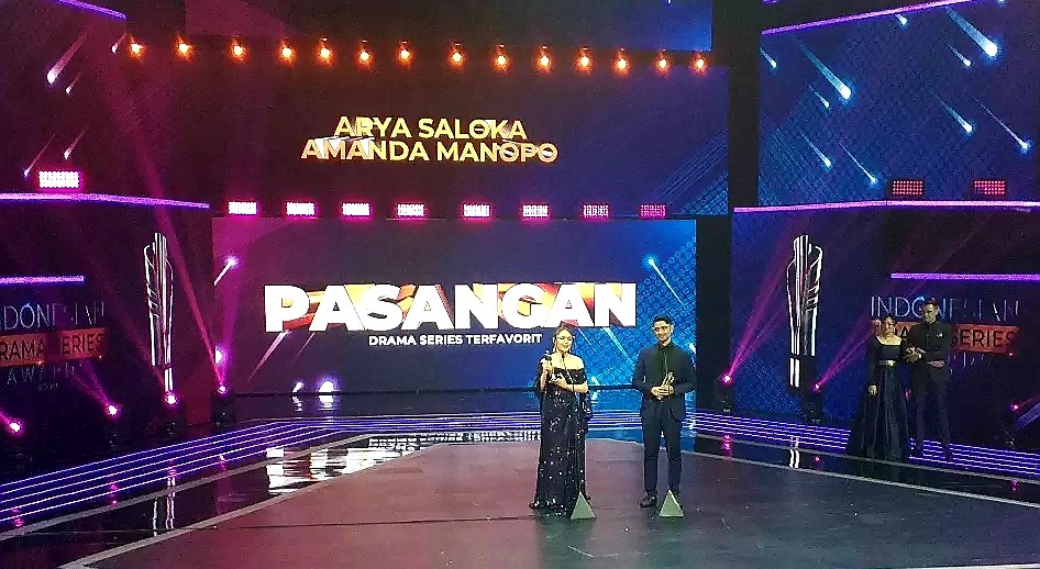 Amanda Manopo dan Arya Saloka Raih Pasangan Terfavorit di Ajang Indonesian Drama Series Awards 2021