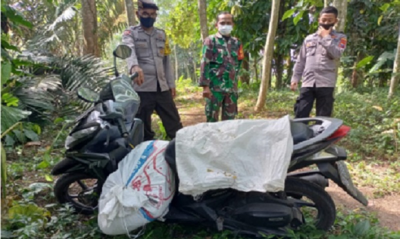 2 Mayat Pria dan Wanita Gegerkan Warga Blitar, 1 Tergantung 1 Terbungkus Karung 