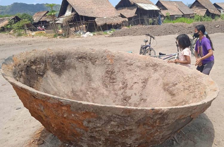 Wajan Raksasa Peninggalan Zaman Jepang Ditemukan di Banguntapan Bantul   