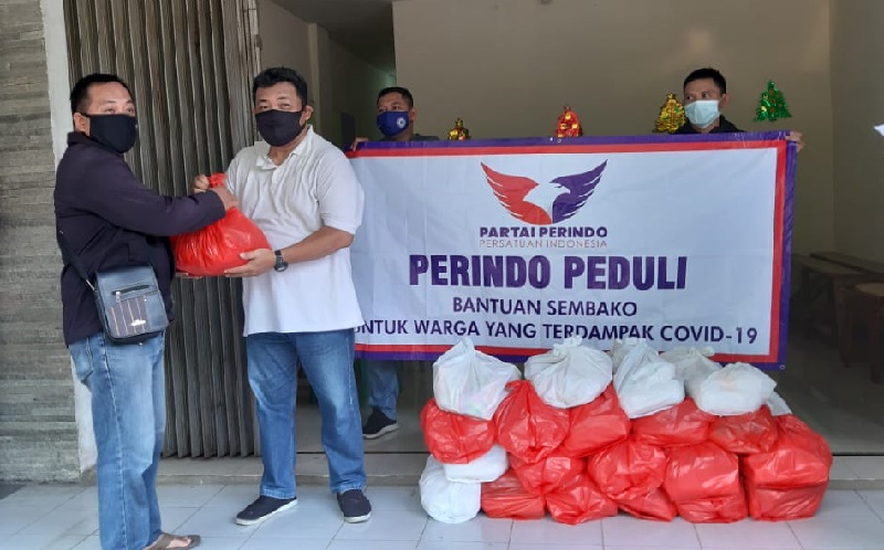 Gerkindo Bagikan Paket Sembako kepada Pekerja Rumah Ibadah di Cileungsi Bogor