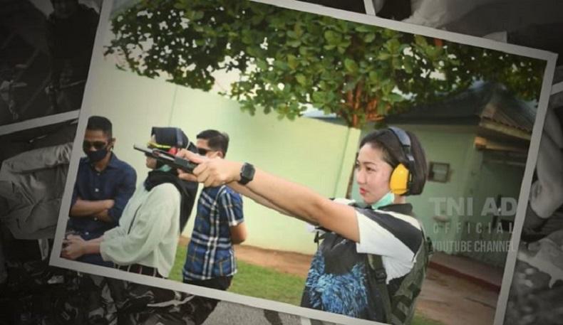Serda Intan Indah Lestari, Ajudan Cantik yang Jago Menembak