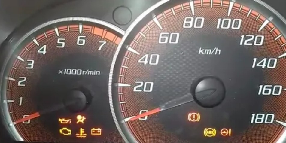 5 Tanda Mesin Mobil Overheat, Perhatikan Lampu Indikator Temperatur