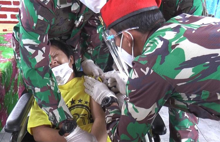 Kopassus Kartasura Vaksinasi Covid-19 Bagi Penyandang Disabilitas di Bantul