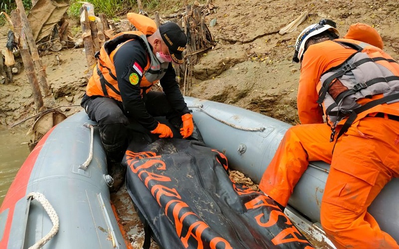 Ceburkan Diri ke Sungai, 2 Pelaku Judi Sabung Ayam di Tangerang Tewas Terseret Arus