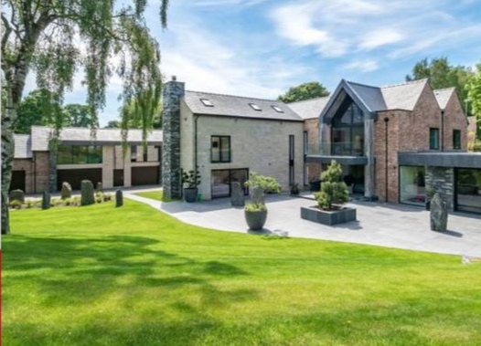 Intip Rumah Mewah Ronaldo di Manchester: Ada Bioskopnya dan Dijaga Ketat 6 Tim Keamanan