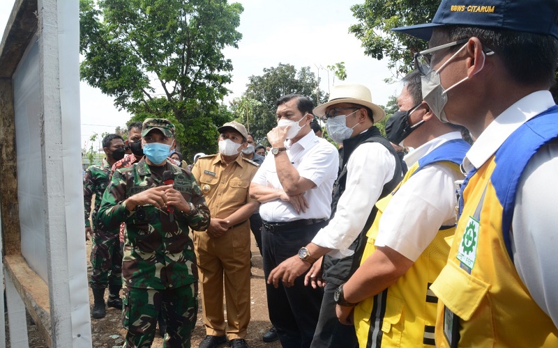 Kunjungan Kerja ke Bandung, Menko Luhut Nilai Kondisi Sungai Citarum Semakin Baik