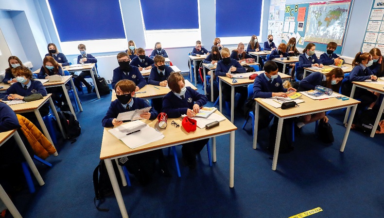 Kasus Covid di Kalangan Anak-Anak Inggris Naik dan Dewasa Turun, Ini Sebabnya