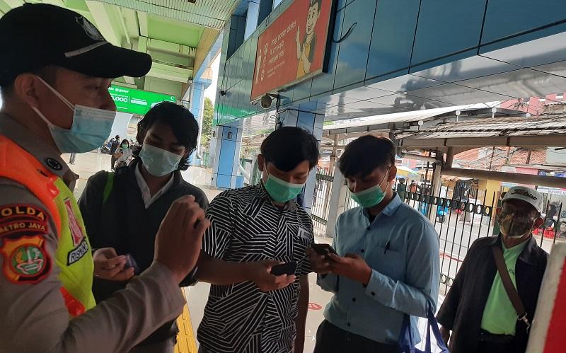 Uji Coba PeduliLindungi di KRL, Pengguna Tetap Diwajibkan Bawa STRP