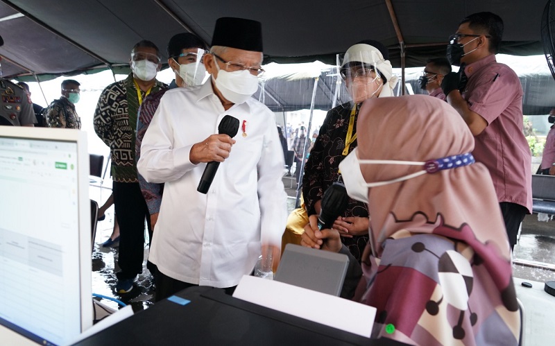 Tinjau Vaksinasi Covid-19 di FKG UI, Ini Pesan-Pesan Wapres