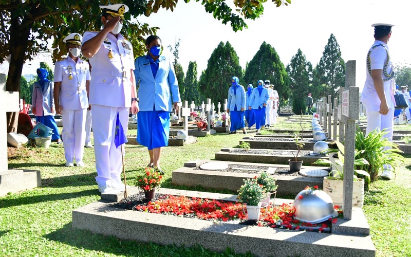 KSAL Ziarah ke TMP Kalibata Jelang HUT ke-76 TNI AL