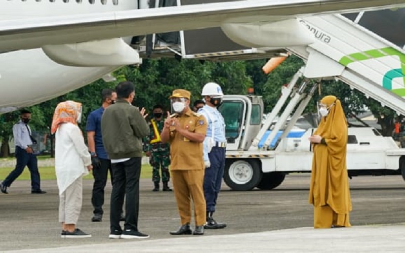 Disambut Plt Gubernur Sulsel, Jokowi di Wajo: Agatu Kareba, Silessurengku?