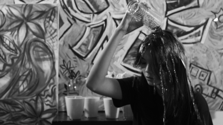 Fall Into Place, Bentuk Optimisme Alya Nurshabrina dalam memandang Hidup