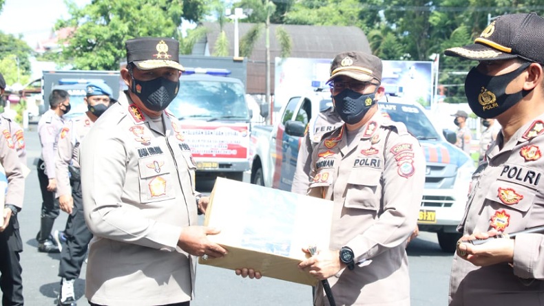 Bansos Setpres Disalurkan Polda Sulut ke Polres Jajaran untuk Warga Terdampak Covid-19
