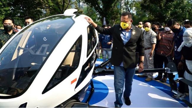 Resmikan Kantor IMI, Bamsoet Pamerkan Mobil Terbang 