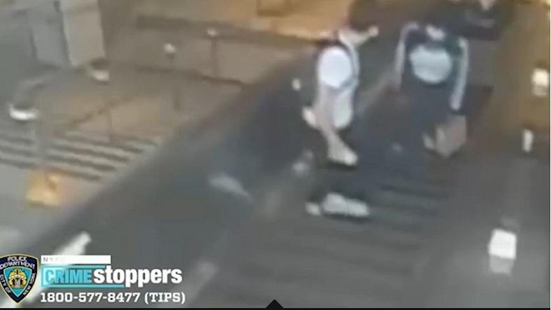 Kesal Ditegur, Pria Ini Tendang Perempuan di Eskalator Stasiun hingga Terjungkal 