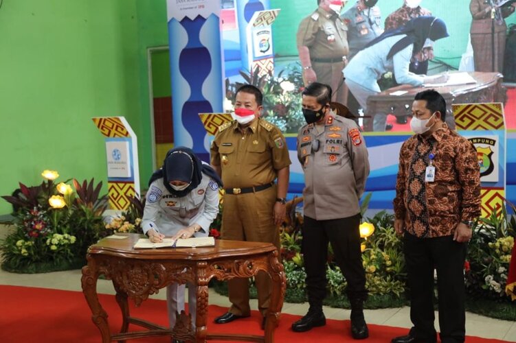 Jasa Raharja Bersama Polda dan Bappenda Lampung Luncurkan  Aplikasi e-Samdes 