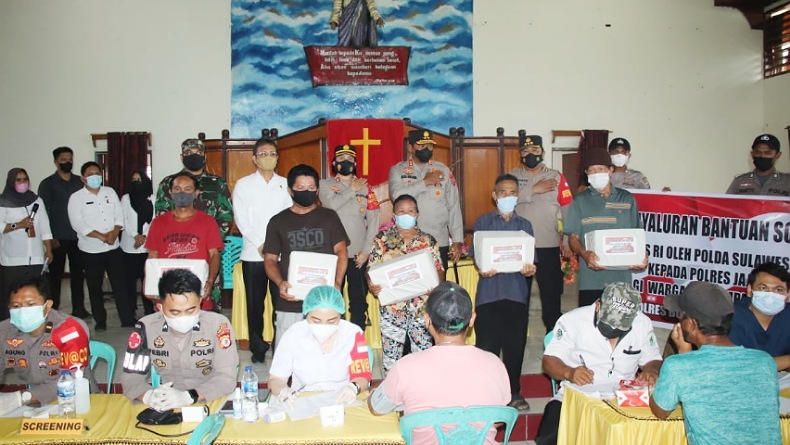 Kapolda Sulut Tinjau Tiga Gerai Vaksin Presisi di Bolmong, Ingatkan Masyarakat Jangan Percaya Hoaks 
