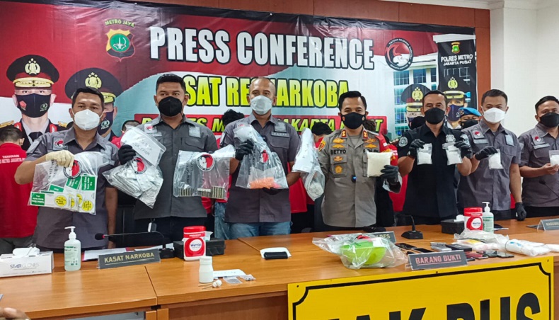 Polres Jakpus Bongkar Home Industry Pil Ekstasi di Johar Baru