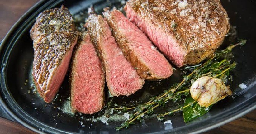5 Cara Membuat Steak Daging, Enak Pakai Saus Mushroom hingga Teriyaki