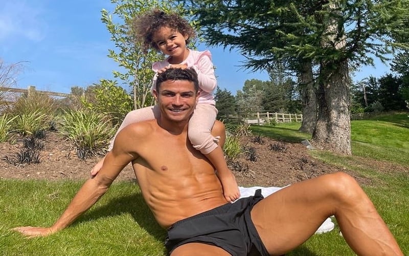 Terganggu Suara Domba, Cristiano Ronaldo Putuskan Pindah Rumah