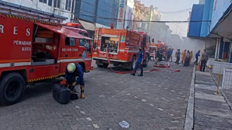 Breaking News, Plaza Pondok Gede Bekasi Terbakar
