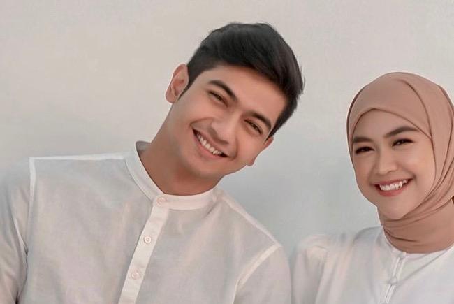 Ria Ricis dan Teuku Ryan Kompakan Pakai Baju Putih, Netizen: Mirip Banget Masya Allah!